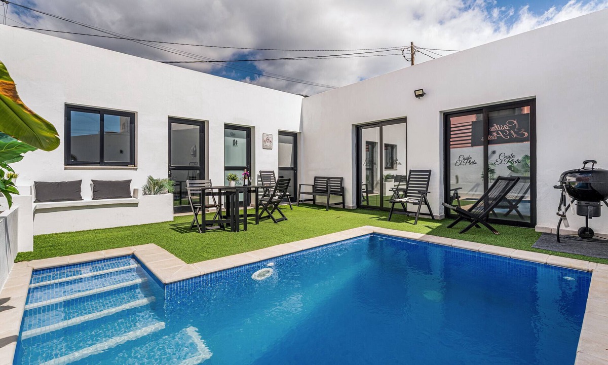 Candelaria House | Vacation Home 'El Pleito' with Private Pool, Private Terrace and Wi-Fi