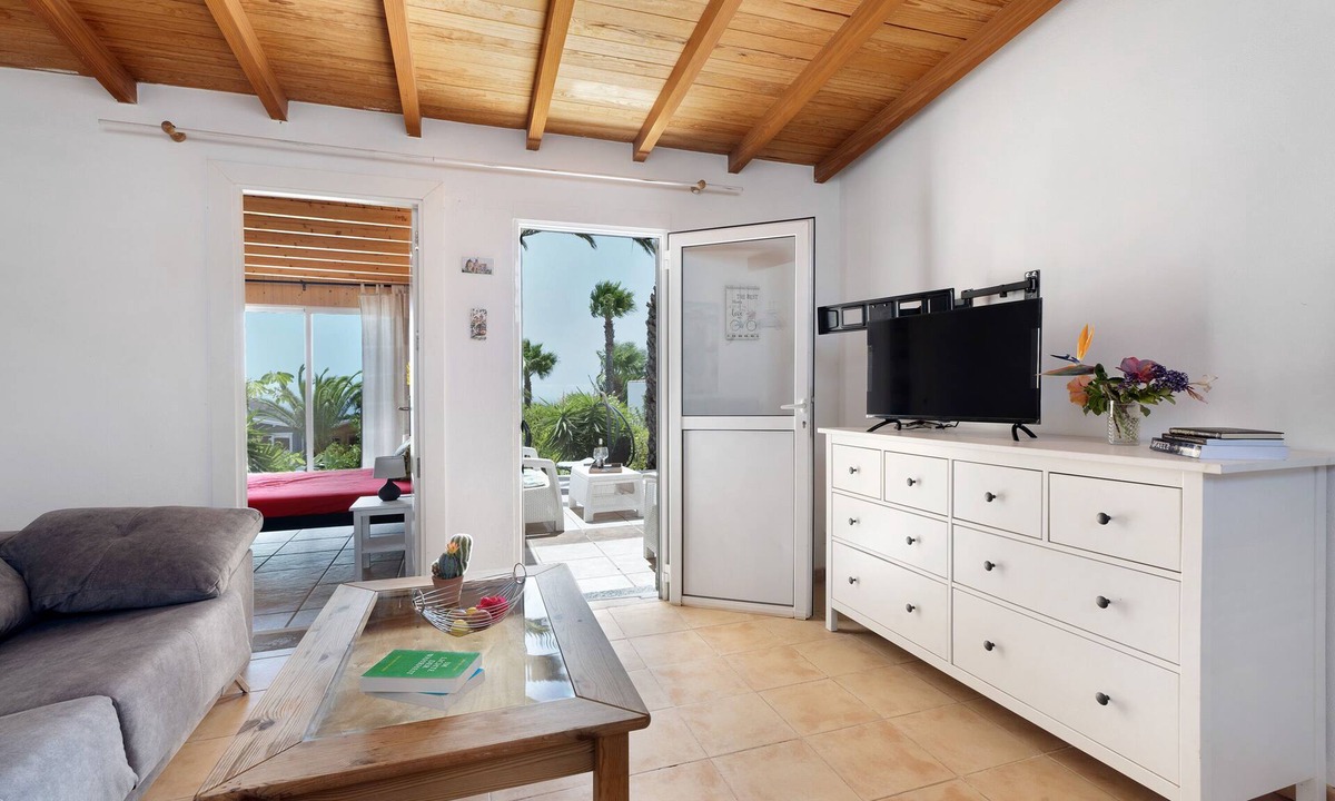 San Isidro House | Vacation Home 'Finca Firmamento - Casa Sol' with Mountain View, Private Terrace and Wi-Fi