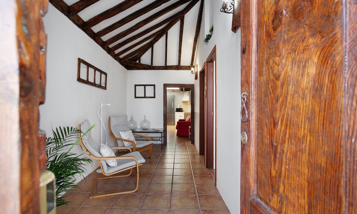 Los Silos House | Vacation Home 'La Salvada' with Mountain View, Private Terrace and Wi-Fi