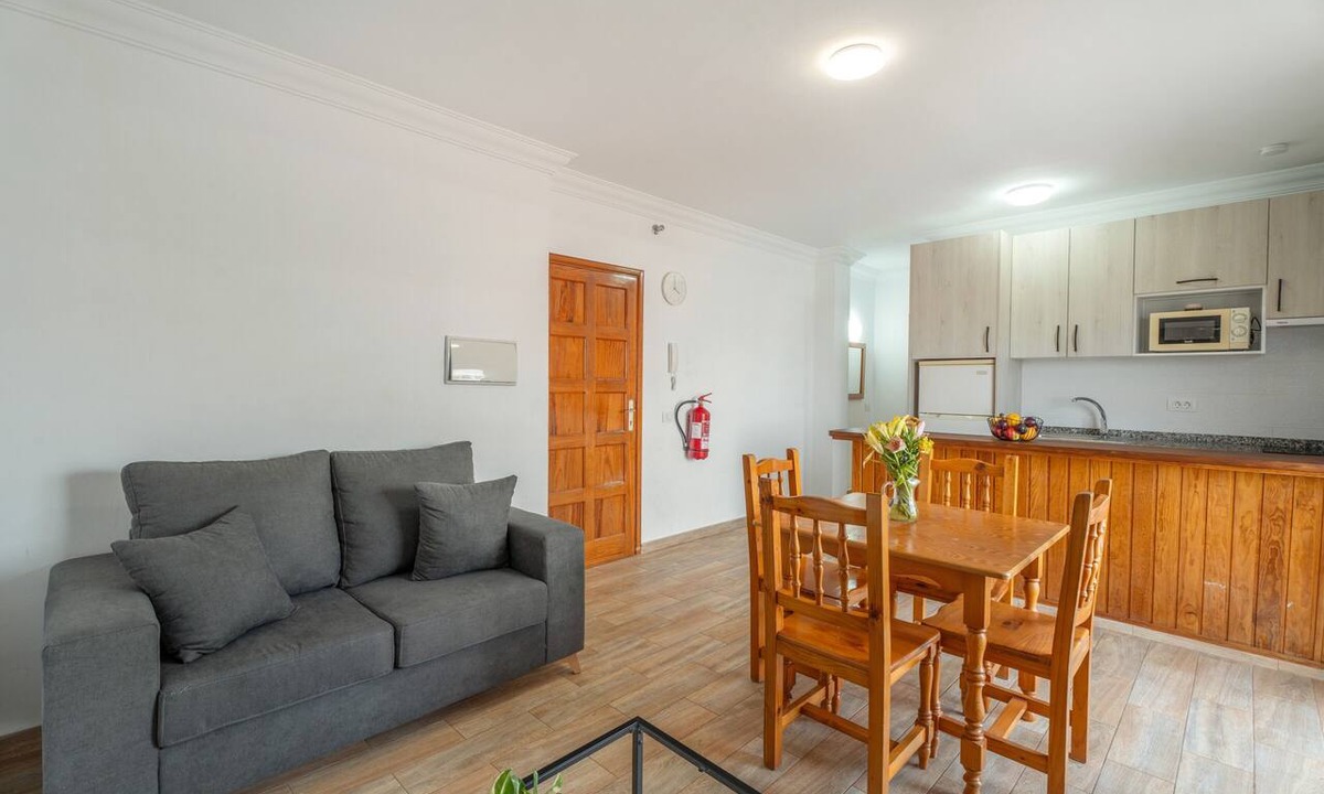 Los Abrigos House | Vacation Home 'Solabrigos Fuerteventura' with Sea View, Shared Terrace and Wi-Fi