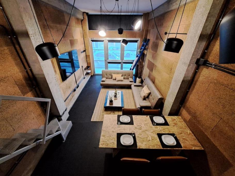 La Coruna Apartment | VibesCoruña - Loft Industrial Comercio