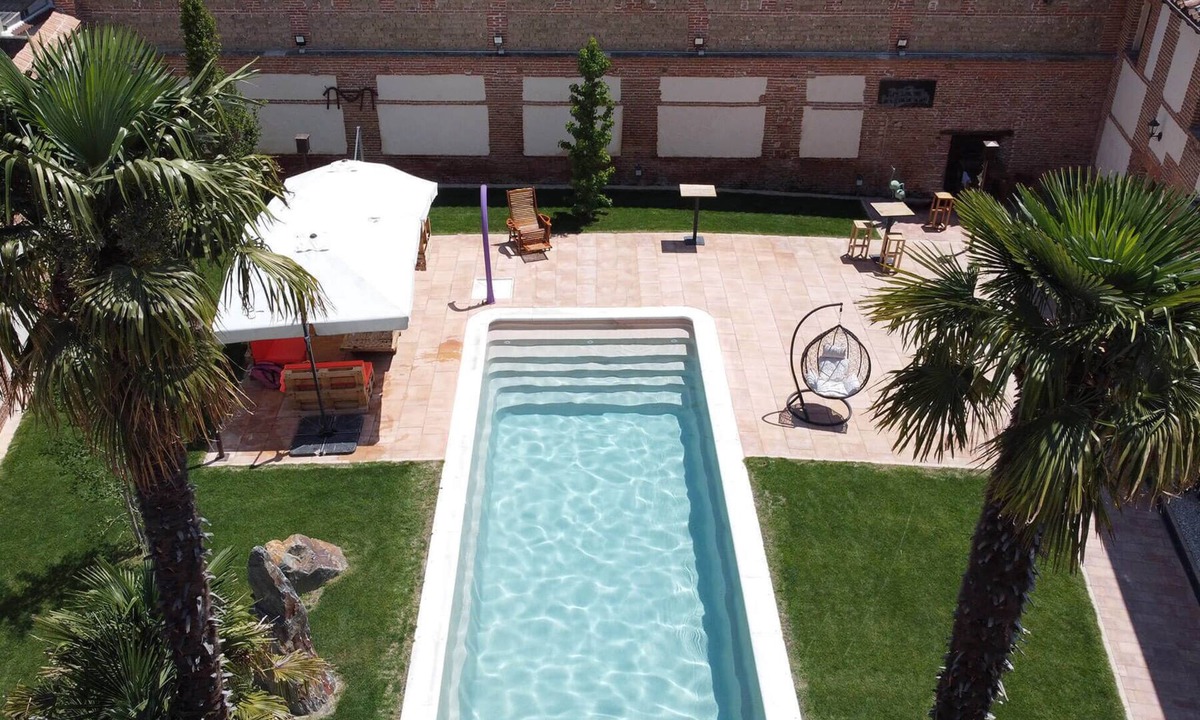 Nava de la Asuncion Villa | Villa Almudena, Palacete de Primeros de Siglo XX, a 1 Hora y Cuarto de Madrid