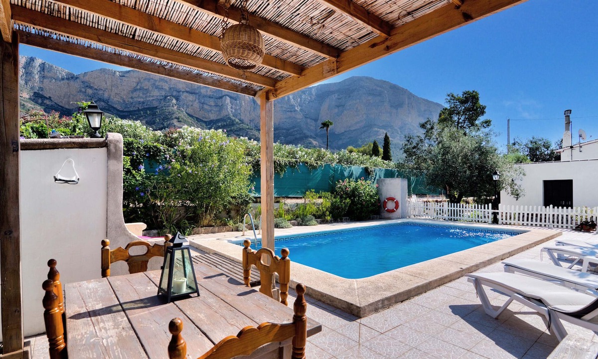 Ermita Villa | Villa 'Anna' with Mountain View, Wi-Fi and Air Conditioning
