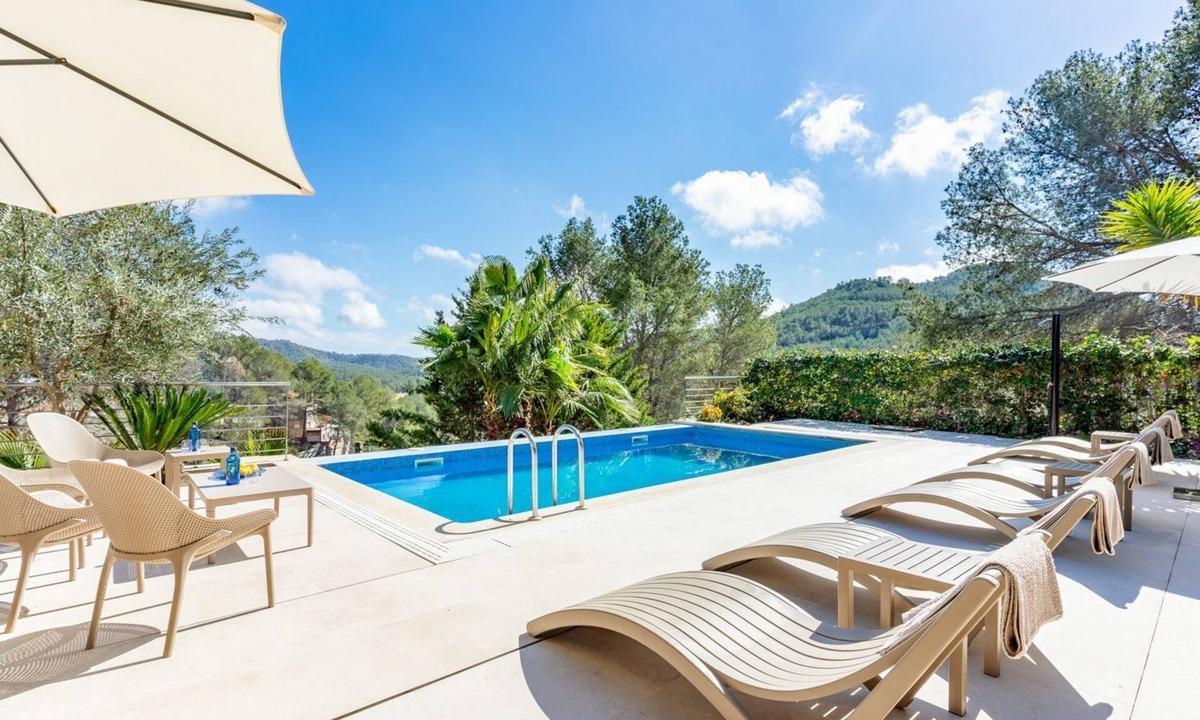 Olivella Villa | Villa Avanti - Four Bedroom Villa, Sleeps 9
