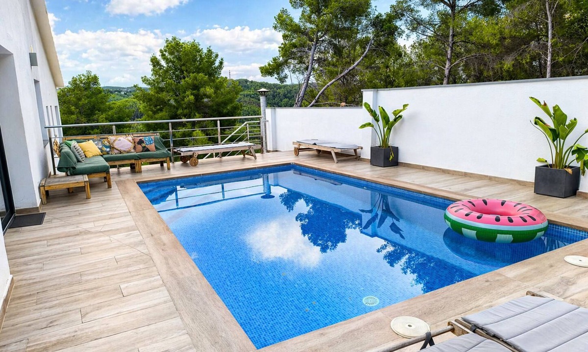 Olivella Ski Chalet | Villa Avril · 7 bedrooms, large pool, and unique terraces near Sitges