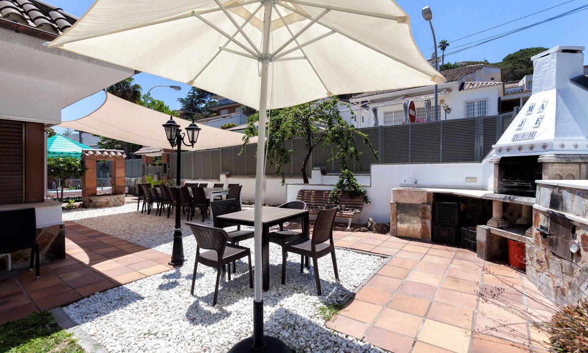 Cabrils House | VILLA BARCELONA. Private pool and near to the beach.