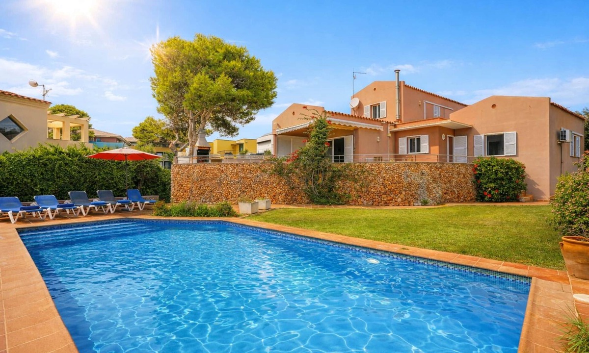 Punta Prima Ski Chalet | Villa Betonia: Wonderful villa with sea views