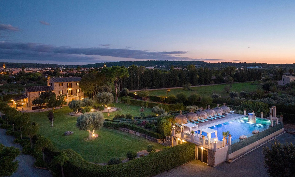 Santa Maria del Cami Villa | Villa 'Cas Metge Matas' with Private Pool, Wi-Fi and Air Conditioning