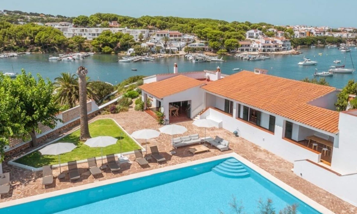 Port d'Addaia Villa | Villa con Piscina Olimpica y Acceso Directo al mar