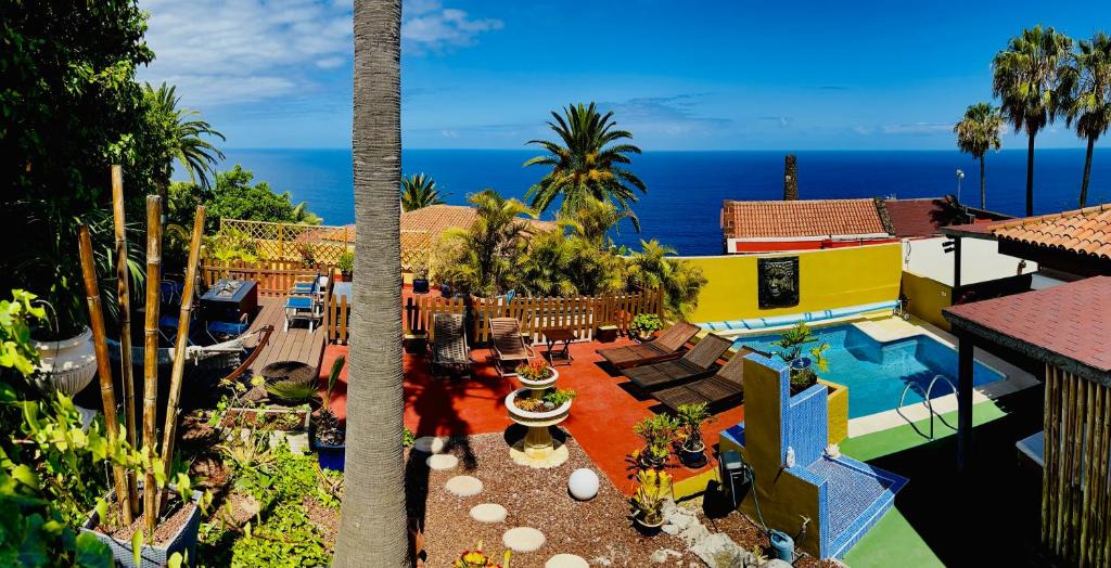 Puntillo del Sol Villa | Villa con piscina climatizada y vistas al mar
