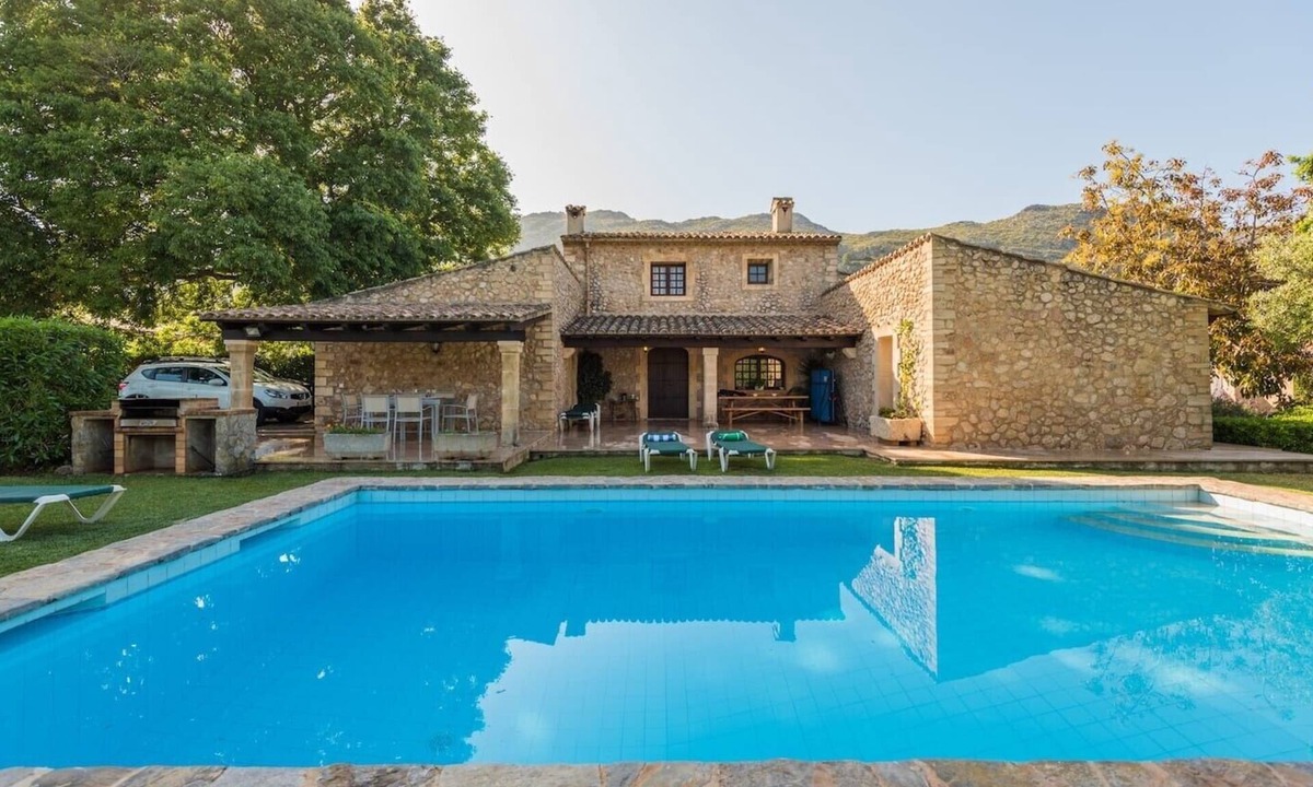 Pollensa Villa | Villa 'Cuixach' with Private Pool, Wi-Fi and Air Conditioning