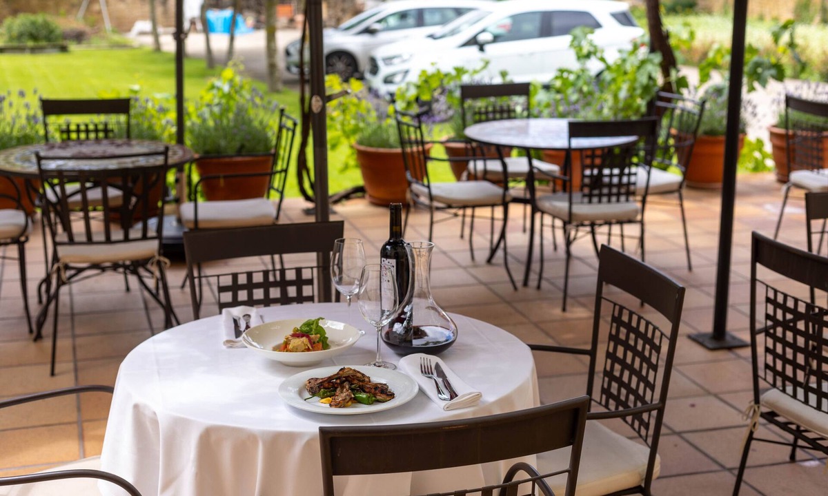 Abalos Hotel | Villa de Abalos