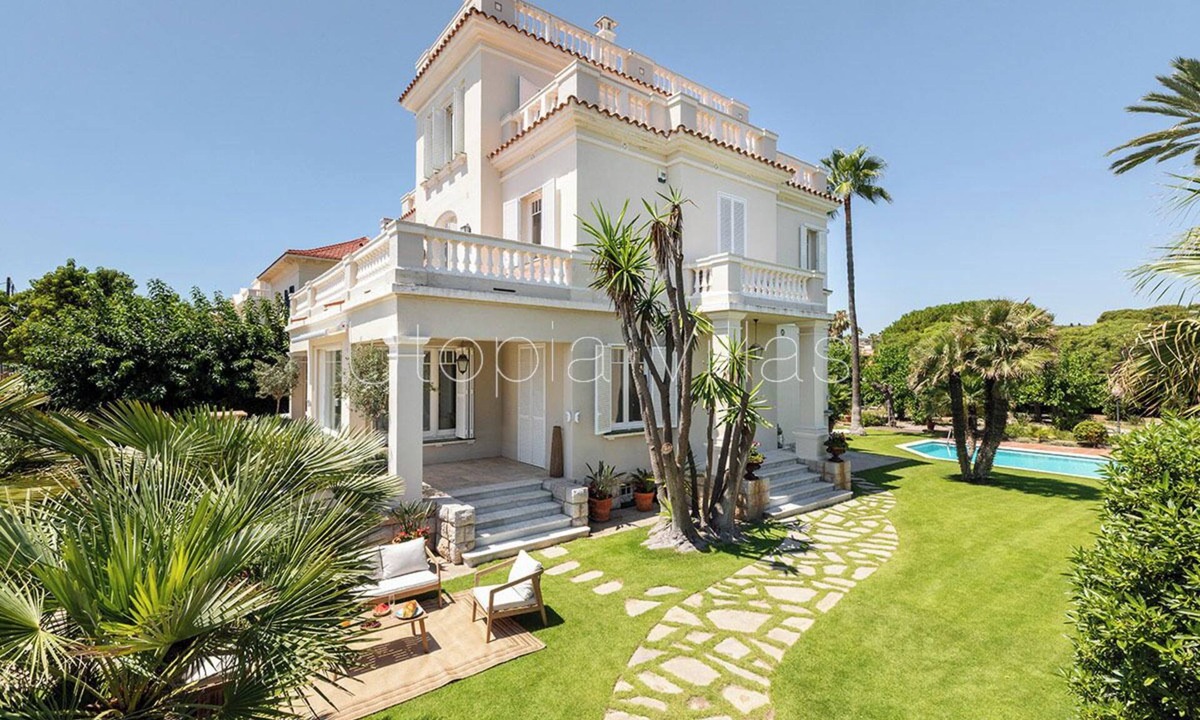 Passeig Maritim Villa | Villa del Mar by Utopia Villas