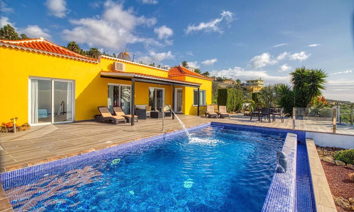 El Jesus Villa | Villa Diamante – Holiday villa with infinity pool & sea views in Tijarafe