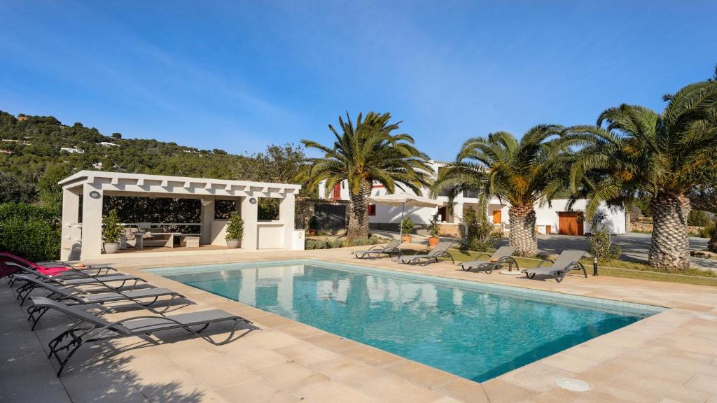 Es Cubells Villa | Villa Es Cubells Town