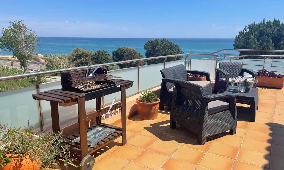 Sant Pol De Mar House | Villa Farell just in front of the sea