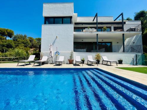 Rio d'Oro Villa | Villa Kubik by Costabravaway