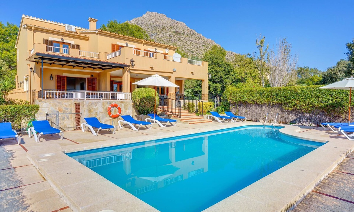 Puerto de Pollensa House | Villa Luis Vives with Mountain View, Wi-Fi, Garden, Balcony, Terraces & Pool