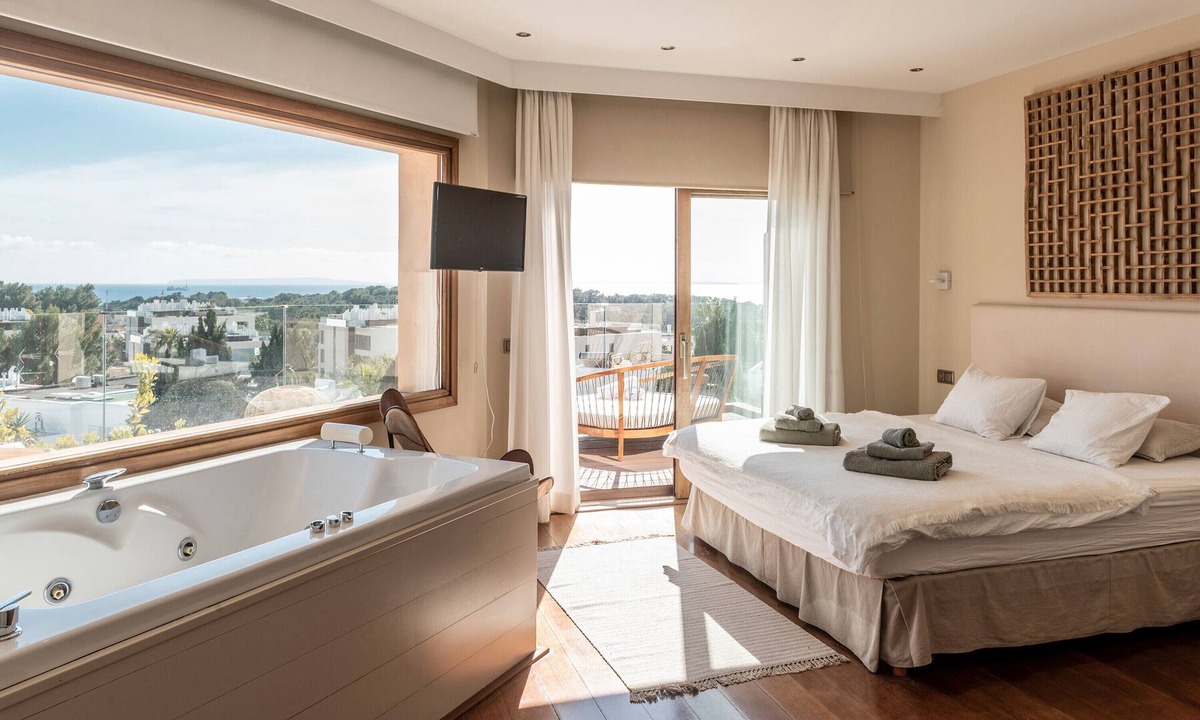 Puig Manya Villa | Villa 'Luxury with Pool and Seaview' with Sea View, Wi-Fi and Air Conditioning
