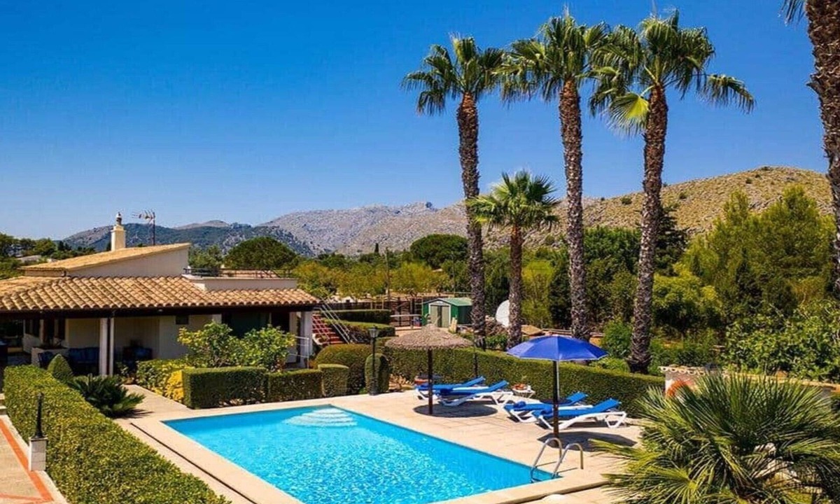 Pollensa Villa | Villa 'Pantina' with Pool & Wi-Fi