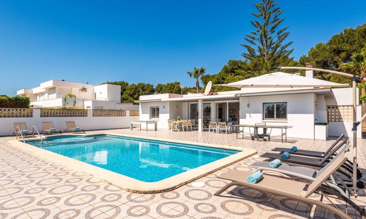 Coves Noves Villa | Villa Pepe by Villa Plus