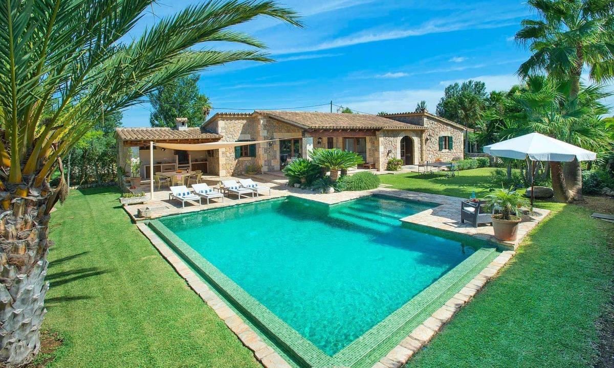 Alcudia Villa | Villa Pepi - Two Bedroom Villa, Sleeps 4