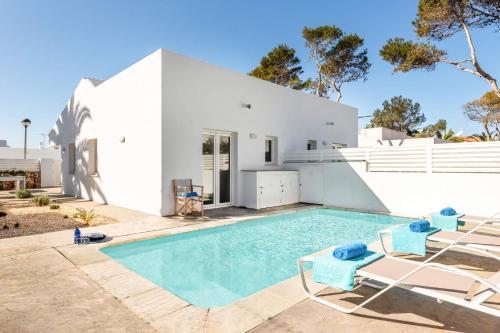 Cala Blanca Villa | Villa Pins Ciutadella by Villa Plus