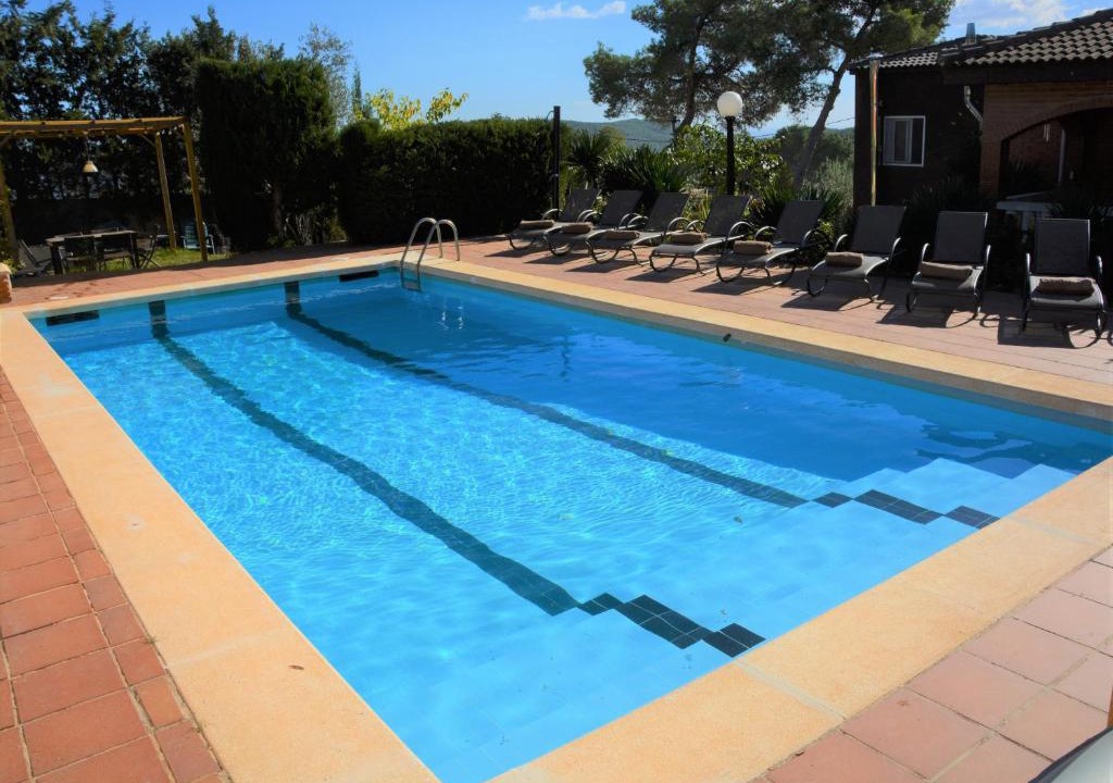 Olivella Villa | Villa Sitges Soledad 15 minutes drive from Sitges XXL swimming pool 12 p
