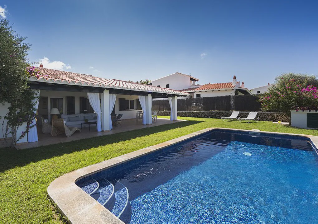 Cap d'en Font Villa | Villa with pool in Cap den Font 30m from the sea with possibility of buoy