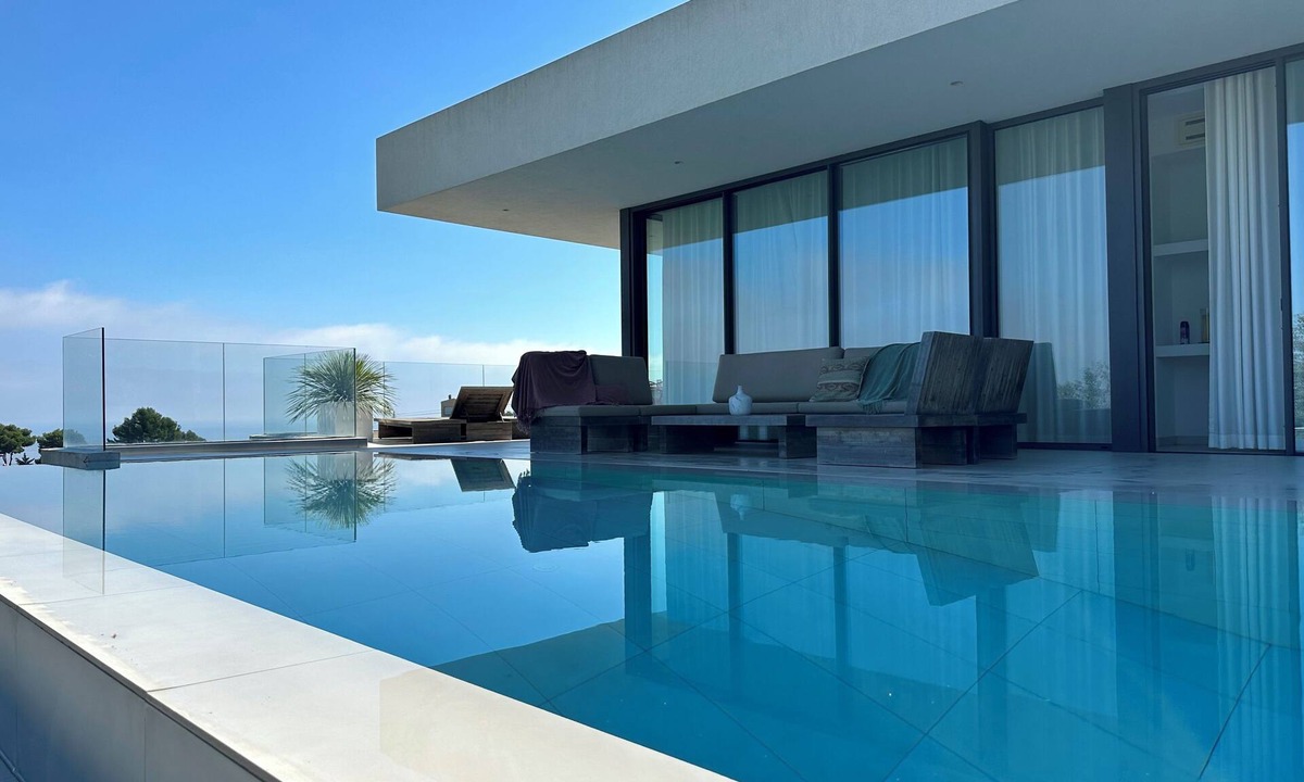 Sa Riera Villa | Villa with spectacular sea views. Infinity pool. Lift.Wifi. A/C.