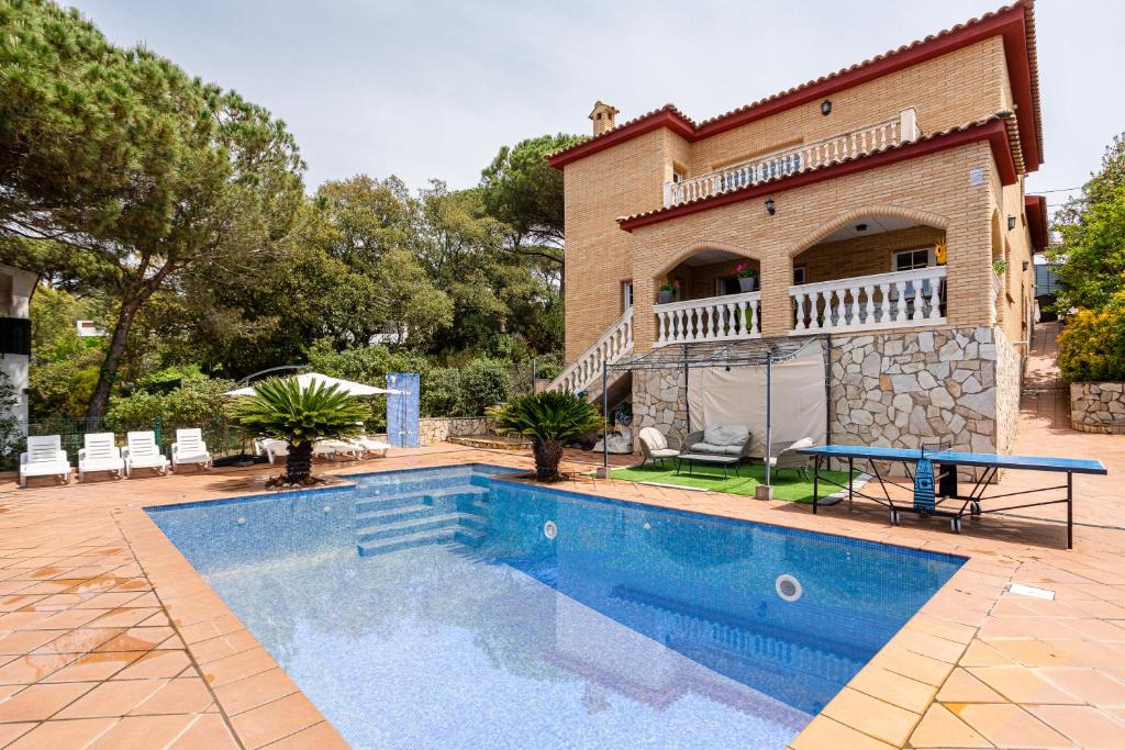 Vidreres House | Villa Yulia