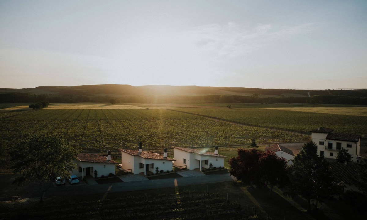 Banos de Rioja Villa | Villas Finca La Emperatriz
