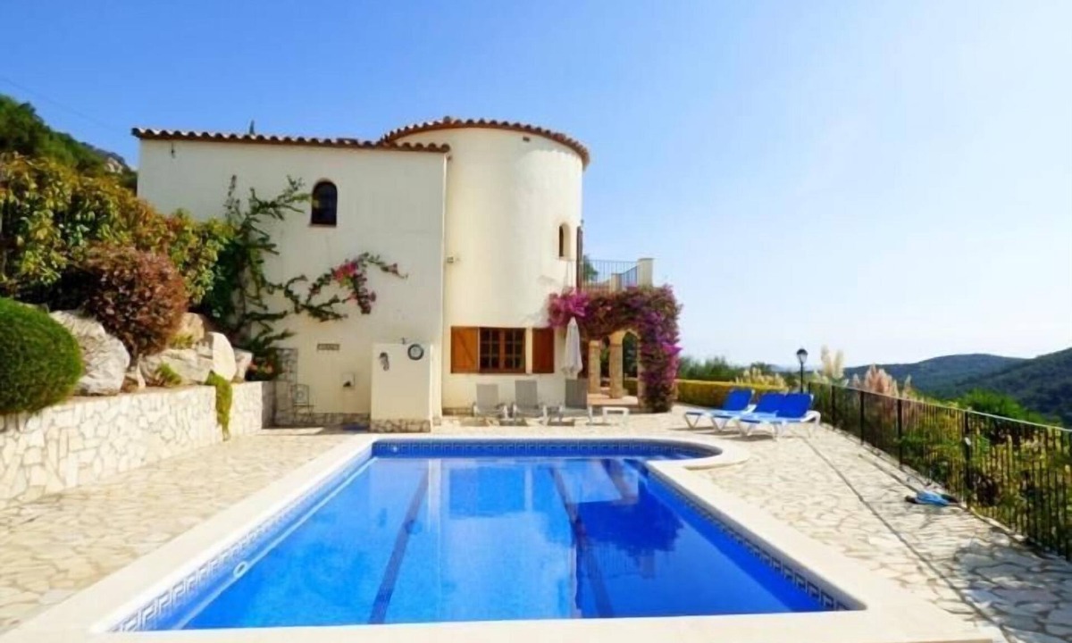 Calonge Villa | Vista Capilla, Wonderful villa located in an idyllic setting in the Costa Brava.