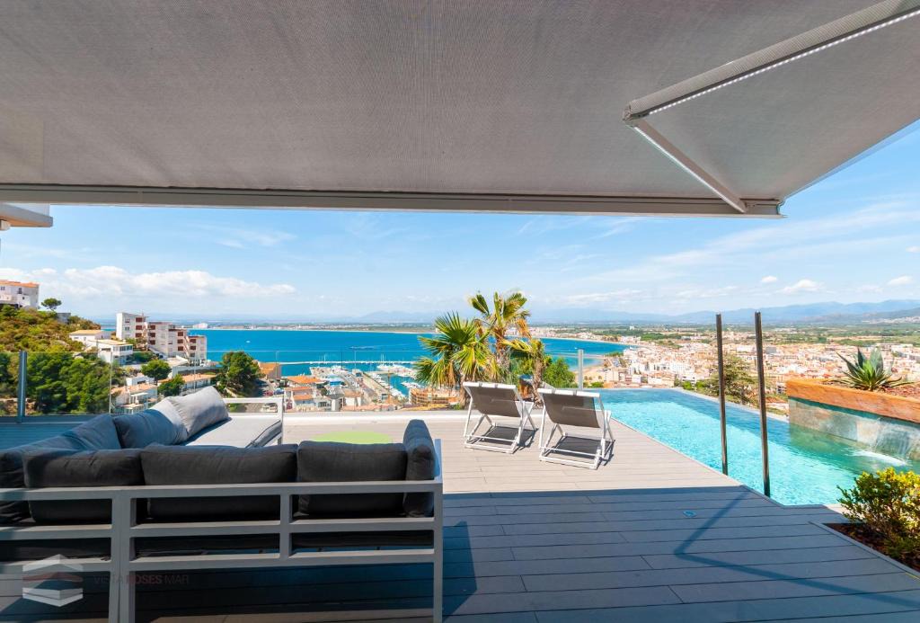 Roses Town Center House | Vista Roses Mar - Cap Ponent