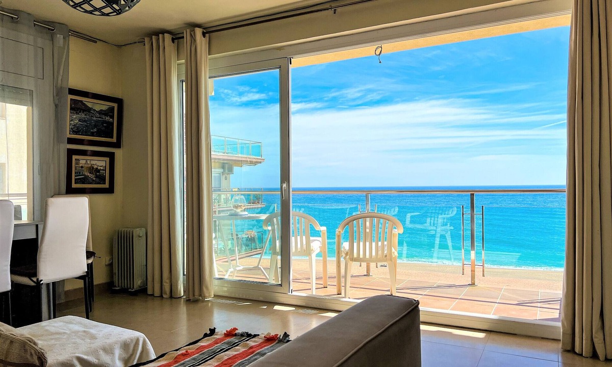 Santa Susanna Apartment | Vivalidays Mar - Santa Susanna