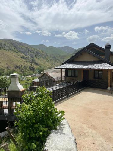 Villafeliz de Babia House | Vivienda Turistica Cueto Larama VUT-LE-860