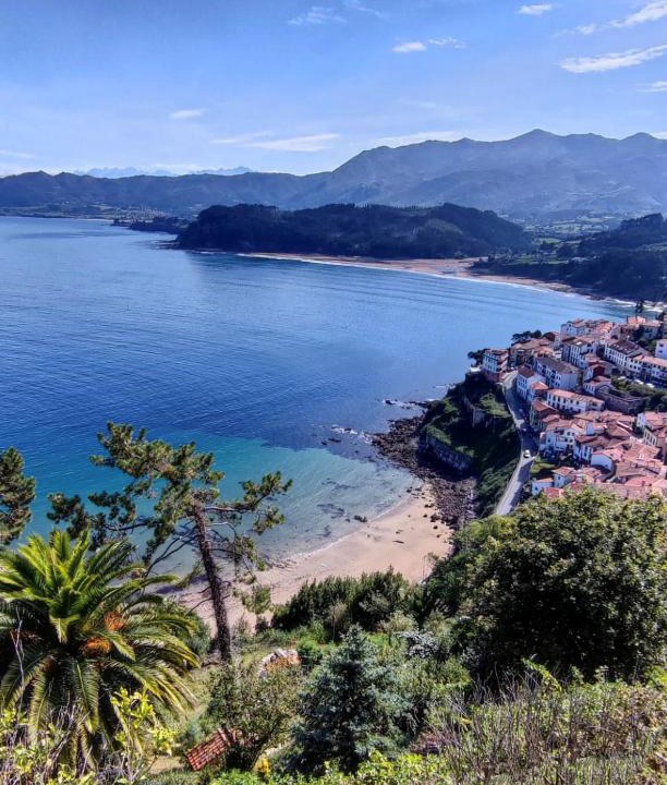 Lastres House | VIVIENDA VACACIONAL "EL CANXILÓN" Situada en Lastres - Zona Oriente de ASTURIAS - Casa independiente - Terraza con vistas al mar a 800 m de la playa