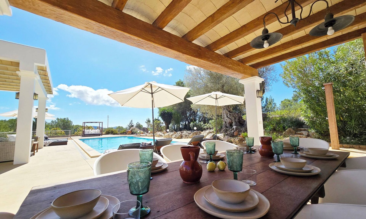 Sant Rafael de Sa Creu House | Walk To UNVRS and Amnesia - 4BR Finca