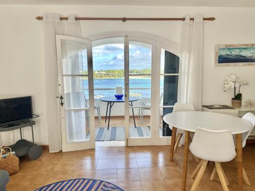Arenal d'en Castell Apartment | White Sands 4.20