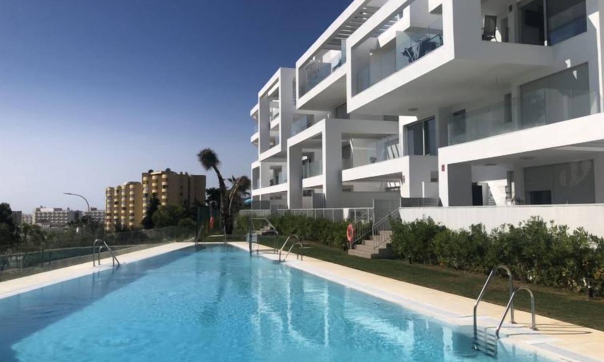 White Stones | Carihuela