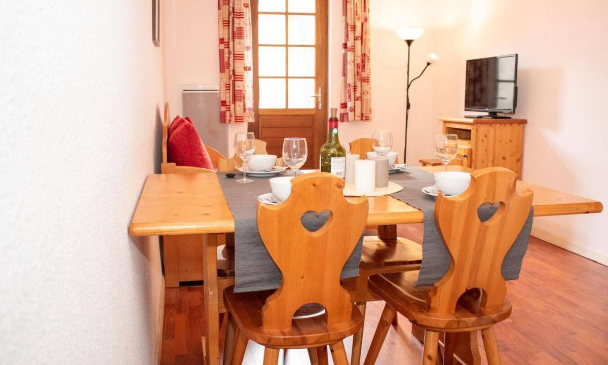 Vignec Apartment | Wifi, Ground floor, swimming pool, terrace, tv, 47m², Saint Lary Soulan