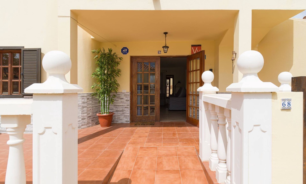 Castillo Caleta de Fuste Apartment | Without stairs + BBQ + Full equip kitchen + Beach 5 minutes walking