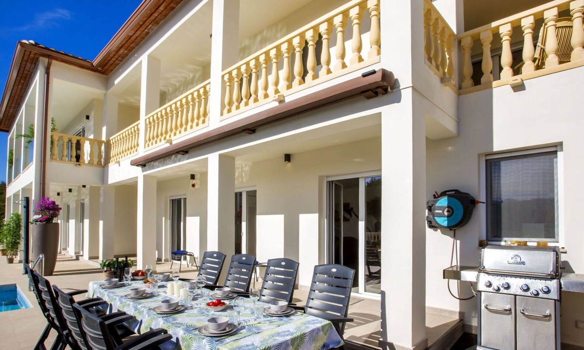 Alcalali Villa | Wonderful private villa with WIFI, A/C, private pool, TV, patio, pets allowed and panoramic view