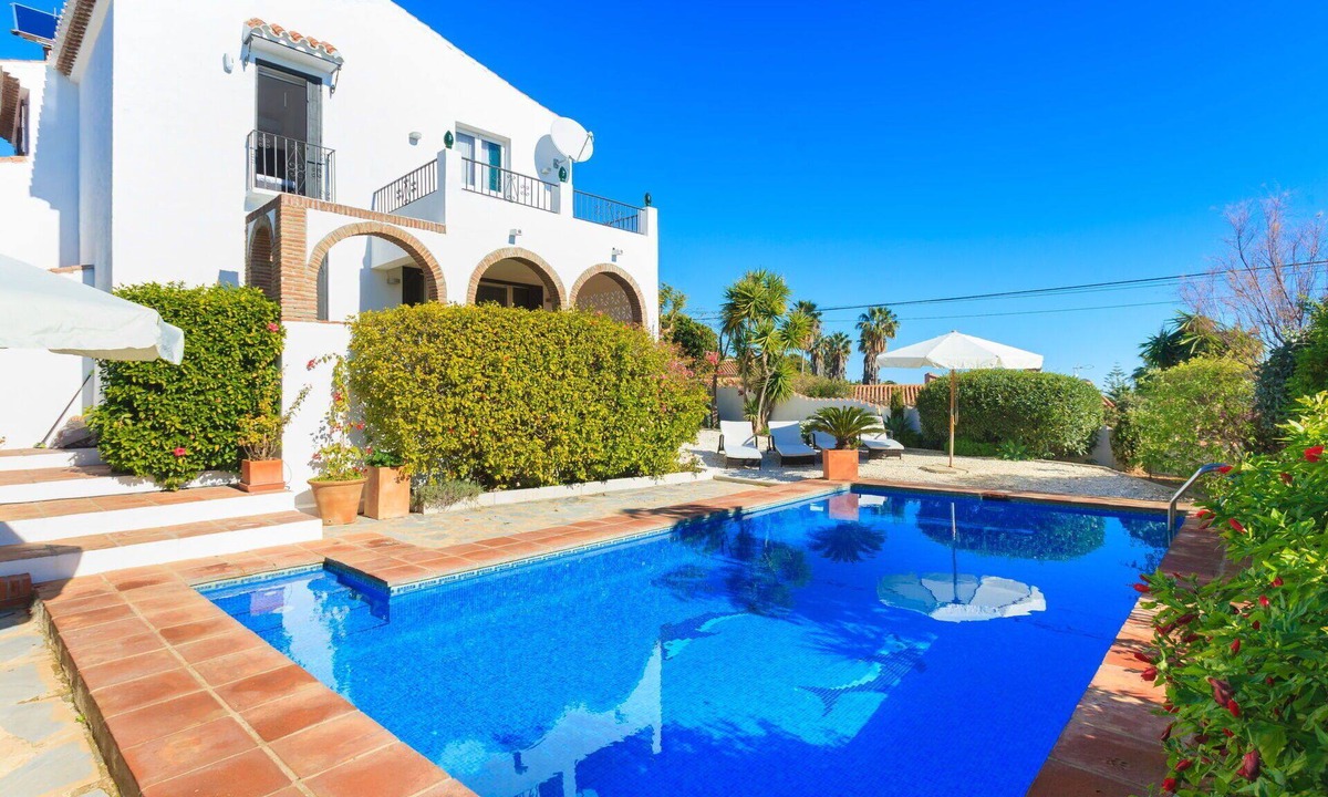 New Golden Mile Villa | Wonderful private villa for 6 guests with WIFI, A/C, private pool, TV and patio