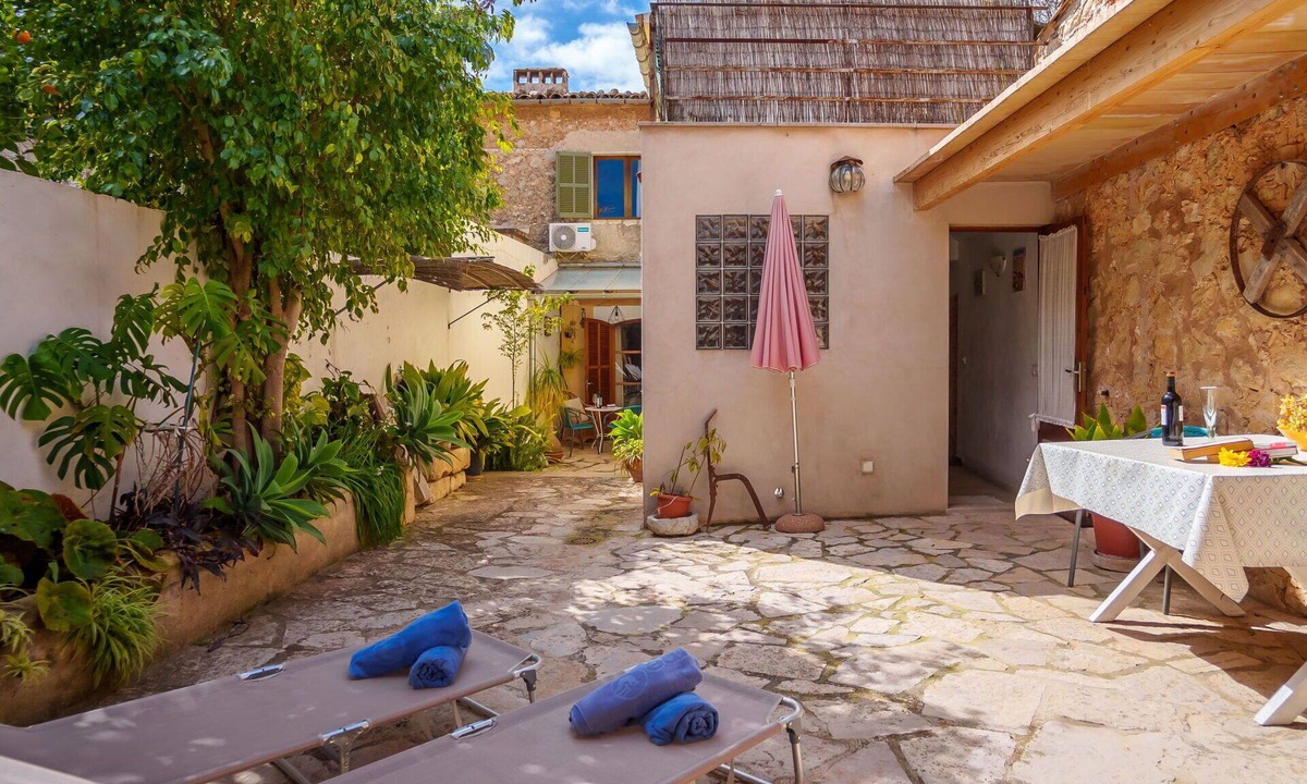 Binissalem House | Wonderful villa for 4 guests with WIFI, A/C, TV and patio