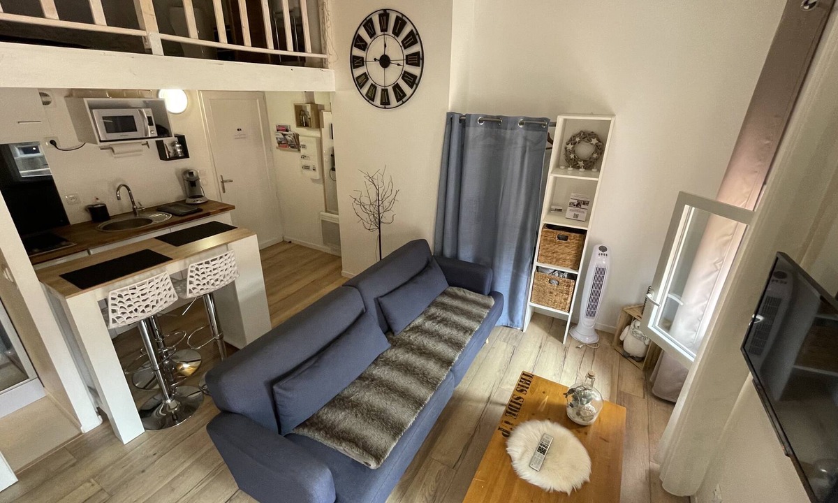 Montauban Apartment | Work & Relax