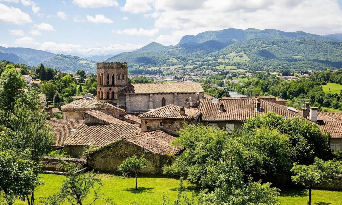 Saint-Lizier Apartment | ZEcamping 3 étoiles pet friendly locatif TV clim 48m2 6 pers