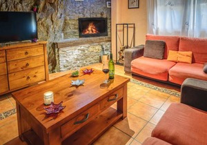 2 bedroom accommodation in La Omañuela