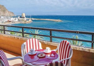 2 Bedroom Cozy Apartment In Aguadulce