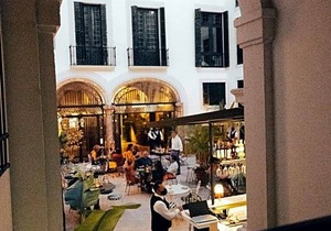 2-Star Hotel ∙ Hotel Born